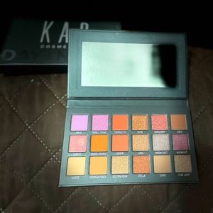KAB COSMETICS DAY+NIGHT PALETTE